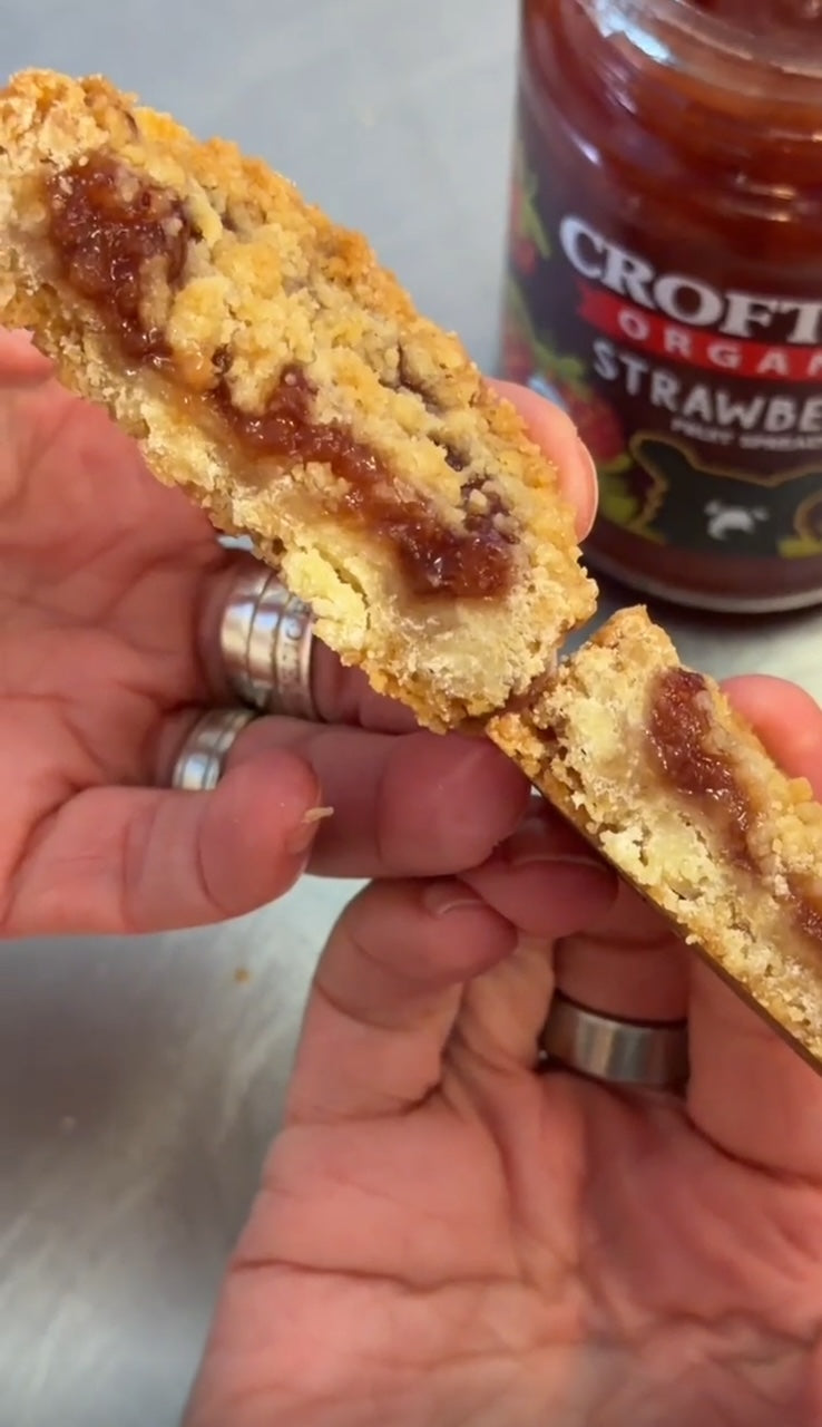 8 Jamland Strawberry Crumble Cookies
